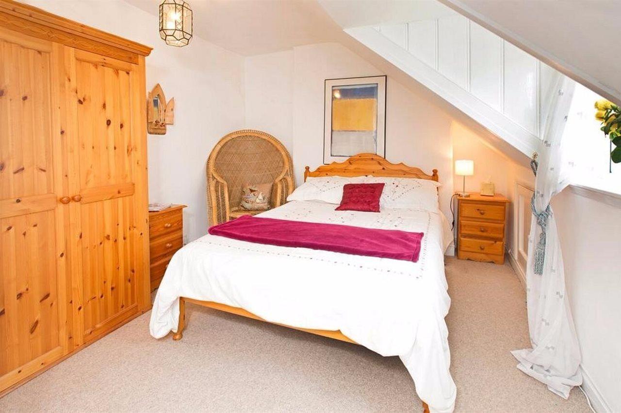 Anchor House Bed and Breakfast Dartmouth Eksteriør billede